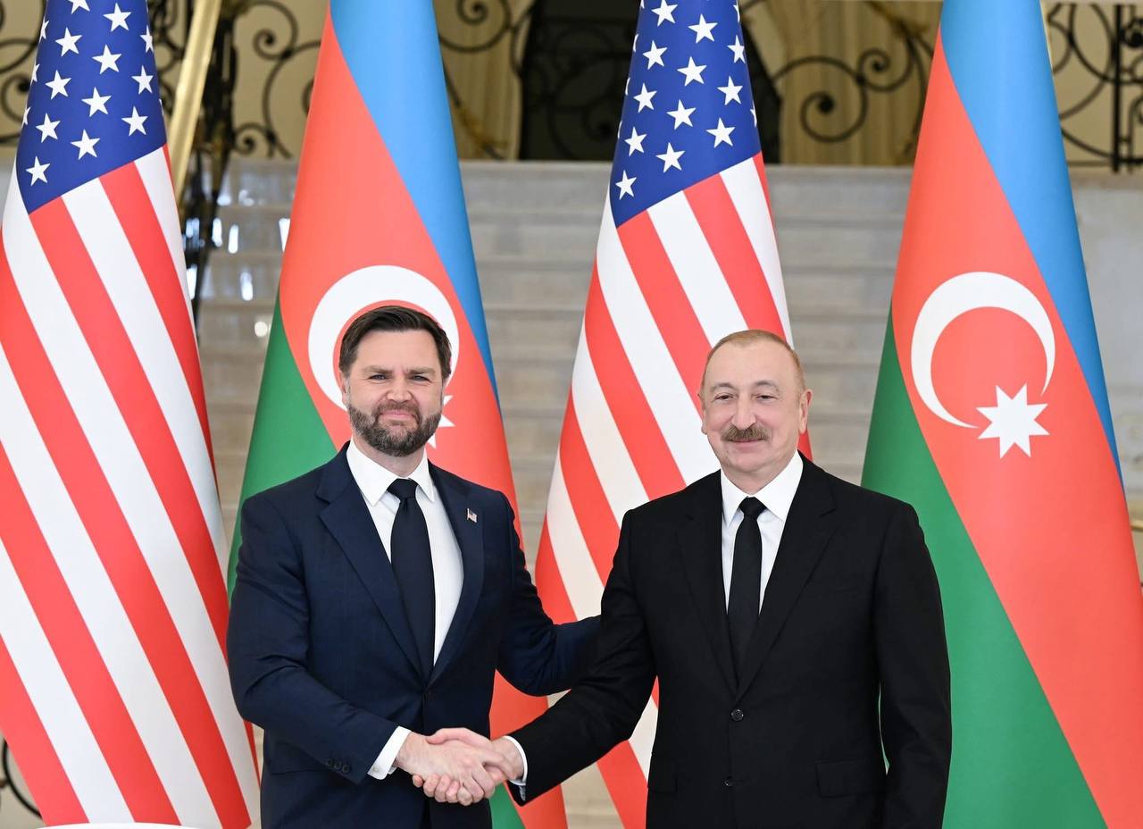 АҚШ пен Әзербайжан тарихи келісім жасасты: Кавказдағы ахуал өзгере ме?