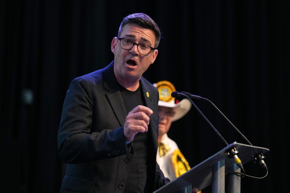 Andy Burnham wins Makerfield by-election, setting up leadership challenge against Starmer