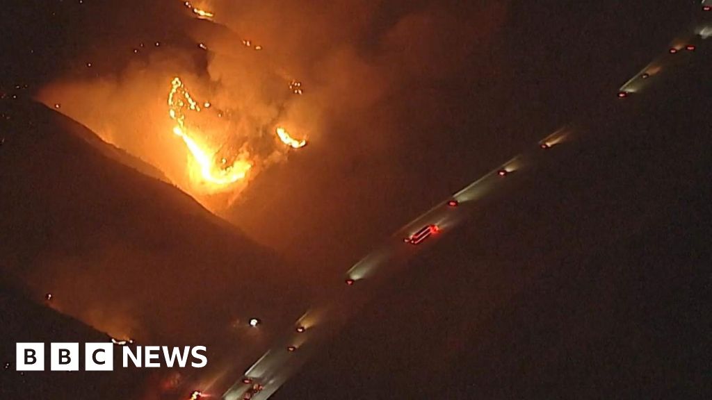 California wildfire scorches over 2,000 acres