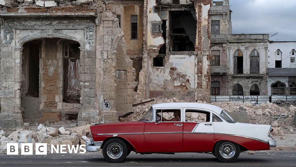Туризм на Кубе рухнул из-за давления США