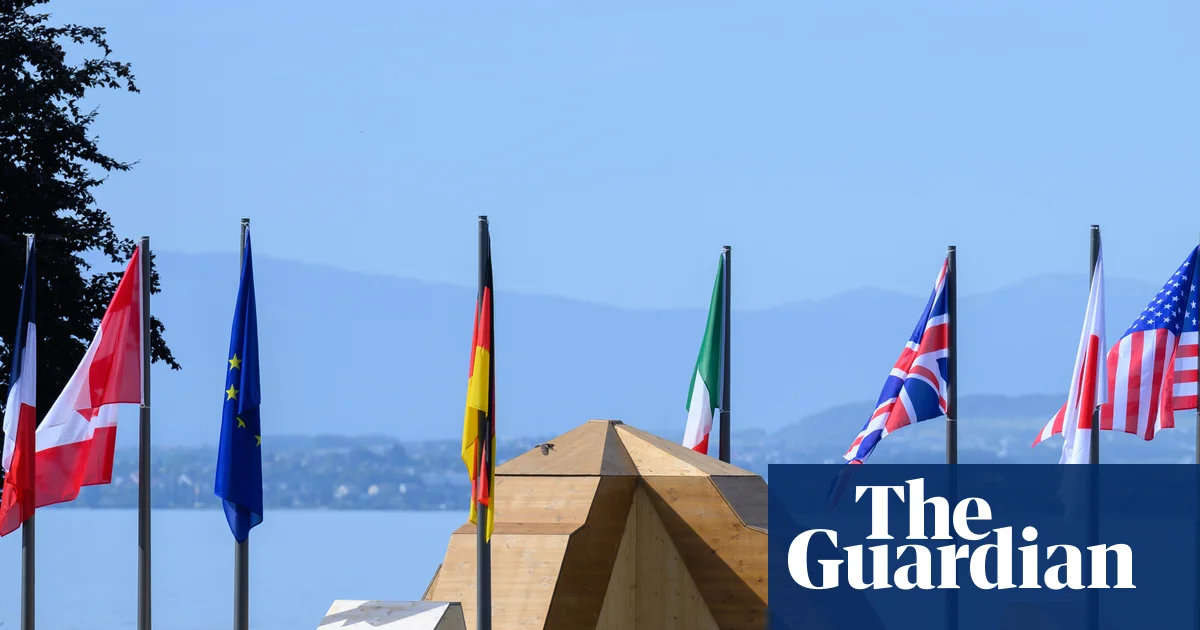 Macron tailors G7 agenda in Évian hoping Trump will stay for full summit