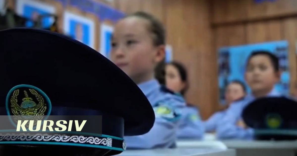 First graduates of police classes in Kazakhstan receive certificates