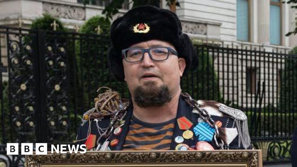 Российский художник и критик Путина застрелен в Польше