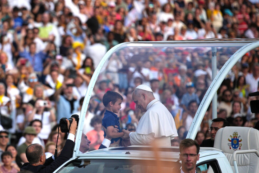 Pope honors Barcelona's sacred monuments on death centenary of Gaudí