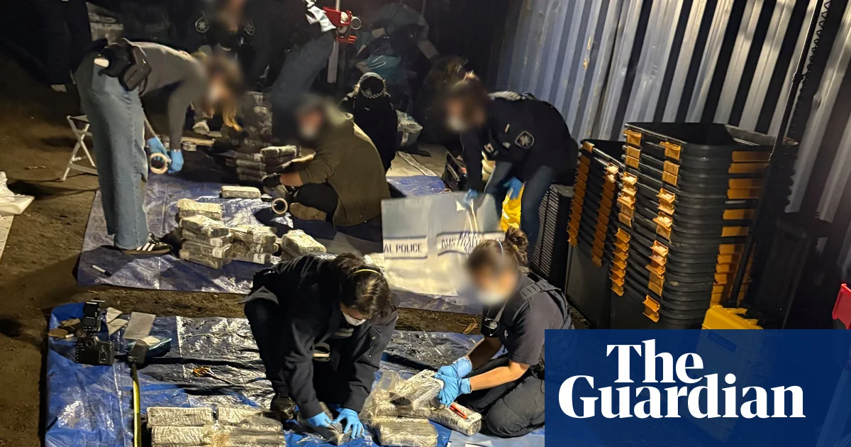 2.7 tonnes of cocaine found in underground bunkers near Sydney