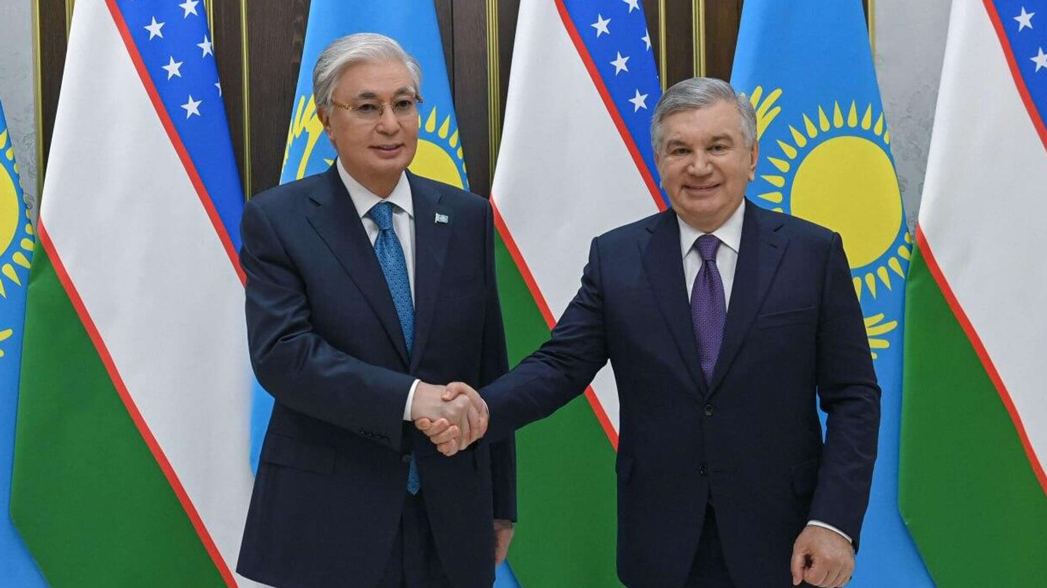 Тоқаев Өзбекстан президенті Мирзиёевпен телефон арқылы сөйлесті
