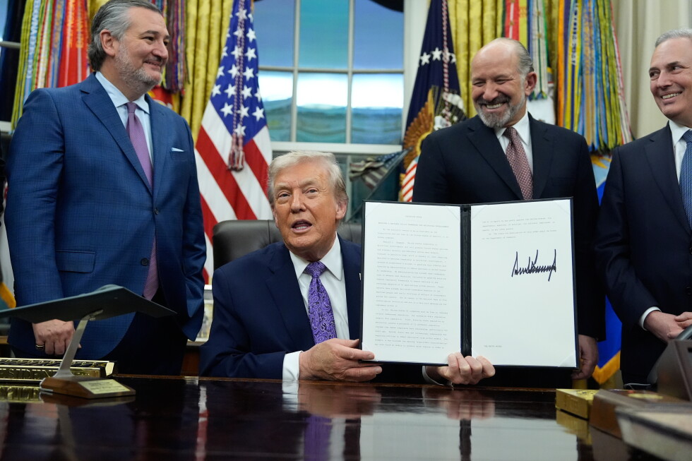 Трамп пытался заблокировать регулирование ИИ в штатах, но некоторые штаты продолжают действовать