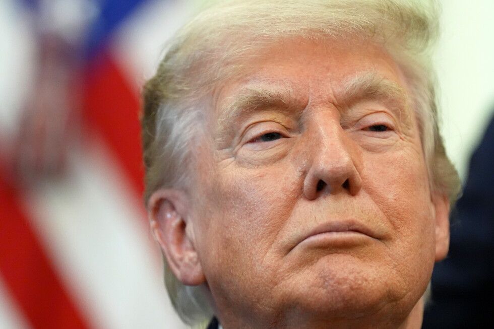 Суд продлил блокировку фонда Трампа в 1,8 миллиарда долларов