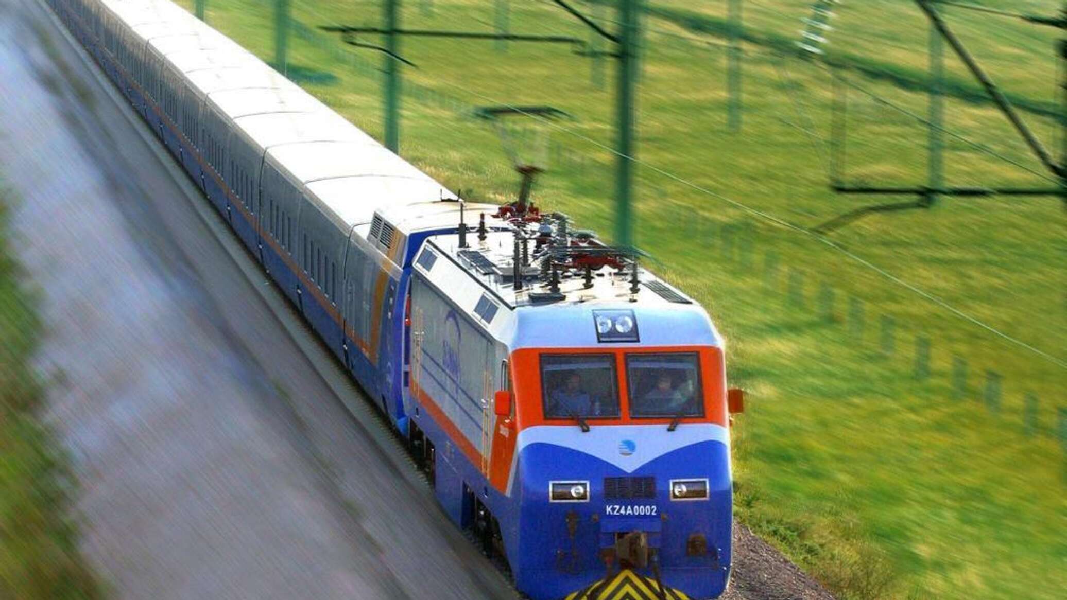 В Туркестанской области пятилетний ребенок вышел на железнодорожные пути