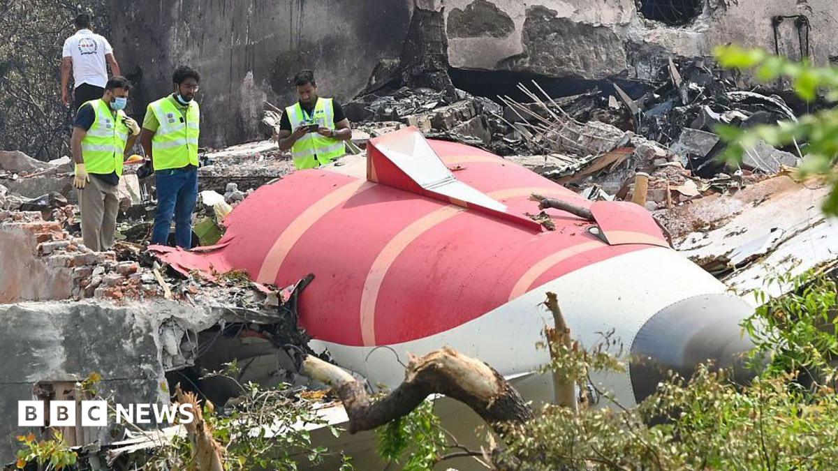 Отчет о крушении Air India будет готов в октябре, заявляют следователи