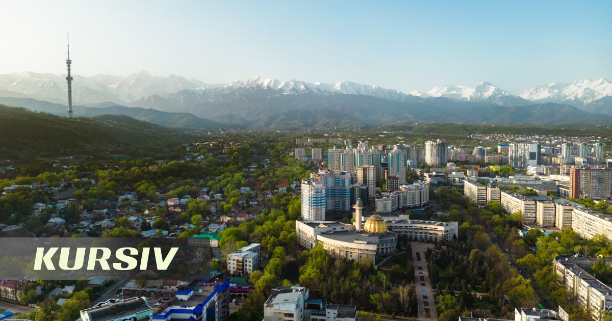 В Алматы запустят 16 колонн техники для полива улиц в жару
