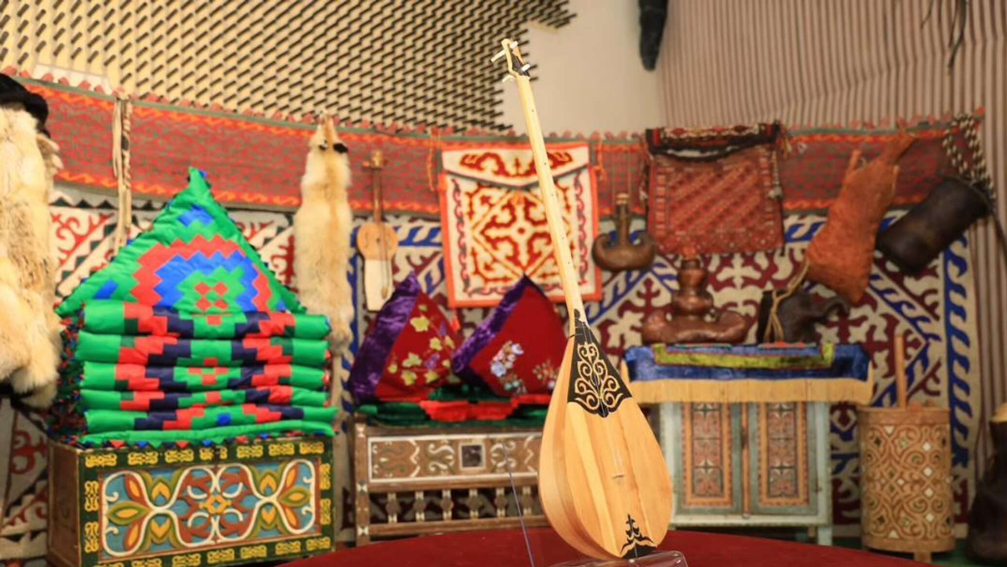 Exhibition of dombras owned by famous people opens in Aktobe