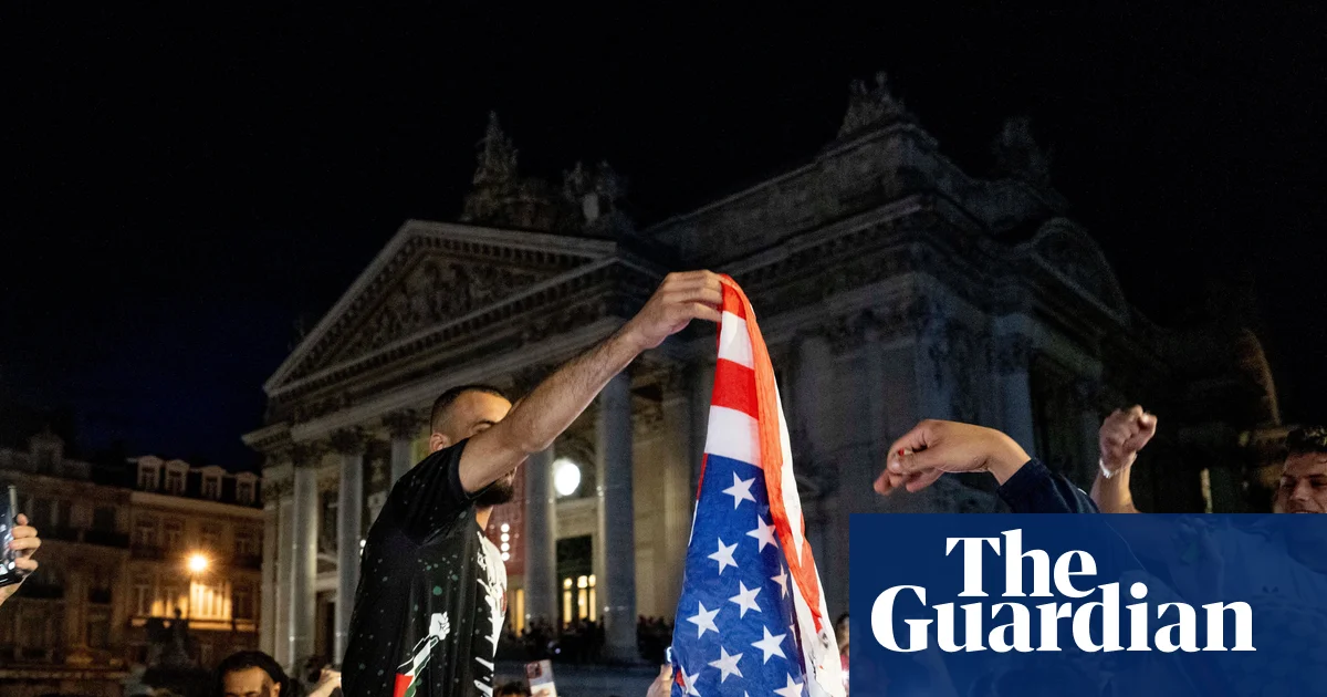 Бельгия футбол жанкүйерлері АҚШ-ты жеңіп, Трампқа қарсы наразылық білдірді