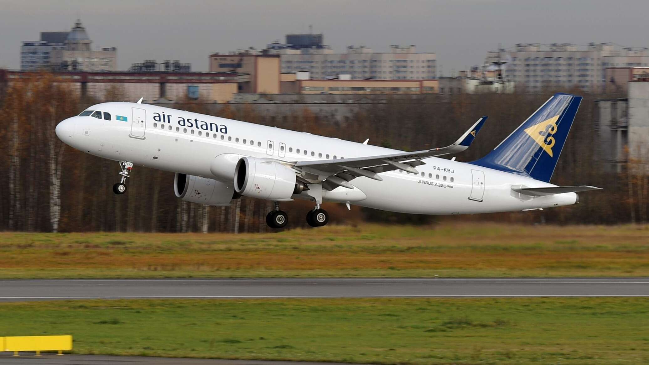Дубайға рейстер тағы тоқтайды: Air Astana ұшу кестесін өзгертті
