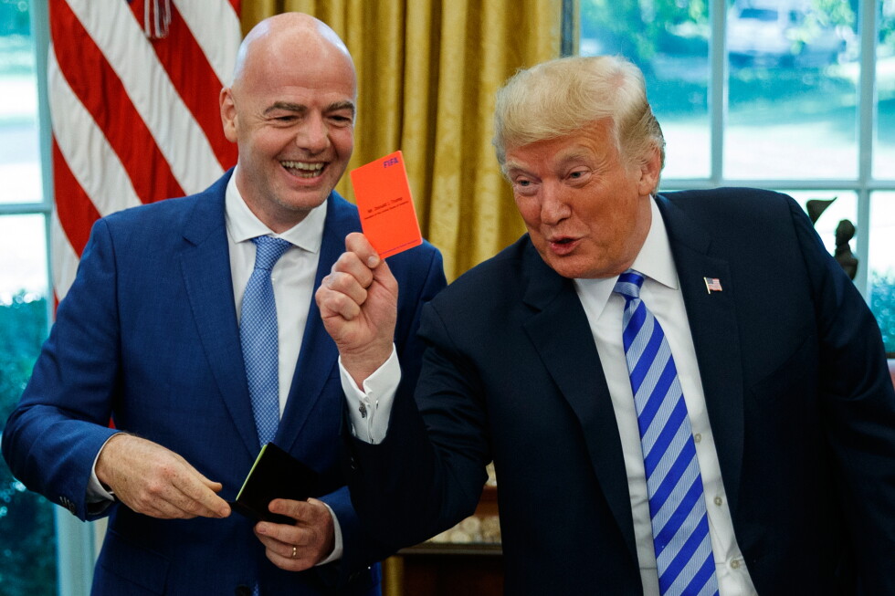 ЕО депутаттары ФИФА басшысын Трамппен байланысы үшін тергеуді талап етеді