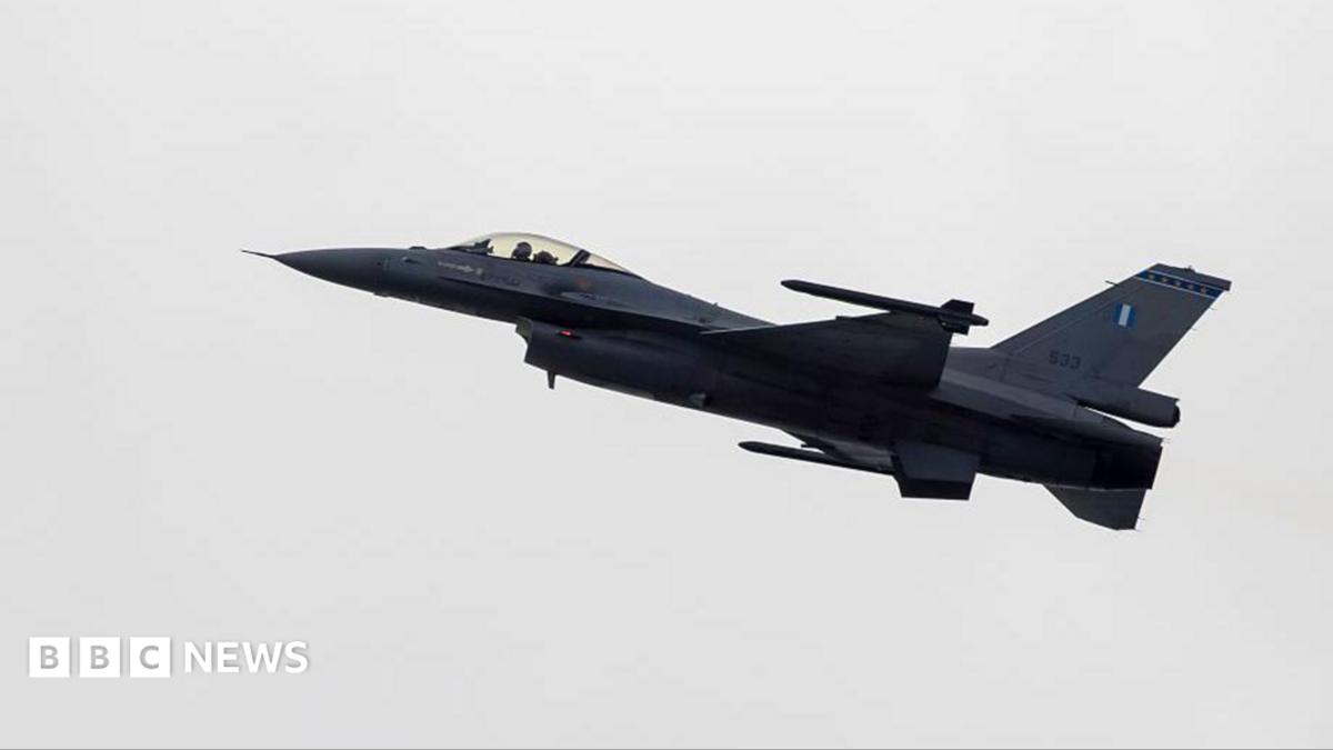 Греческий истребитель F-16 совершил аварийную посадку в аэропорту Закинтоса