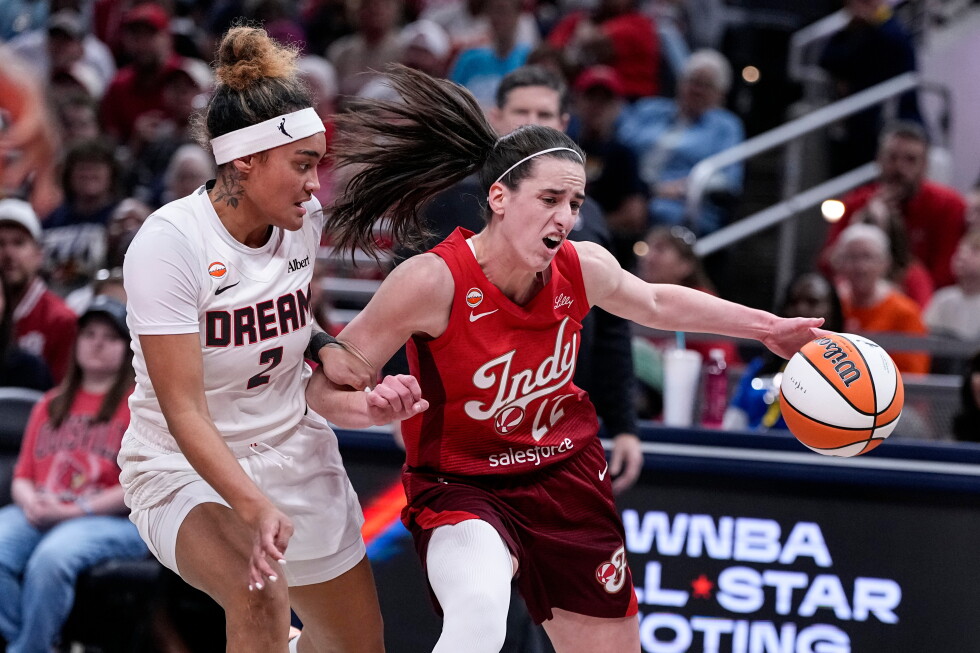 Спор вокруг Кейтлин Кларк: WNBA должна решить проблему физической игры