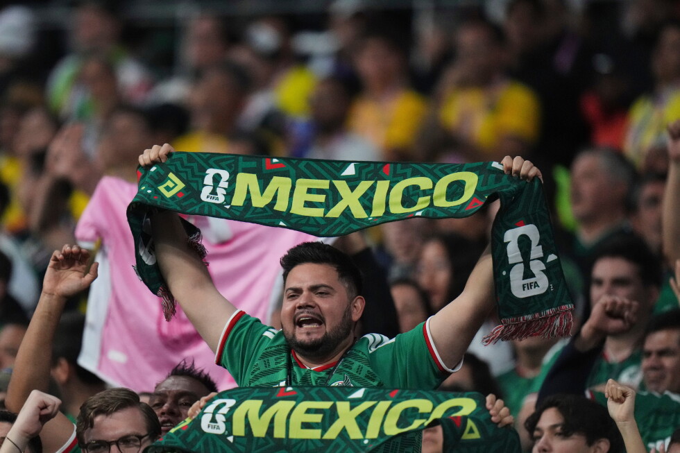 Mexico seeks first World Cup quarterfinal in 40 years