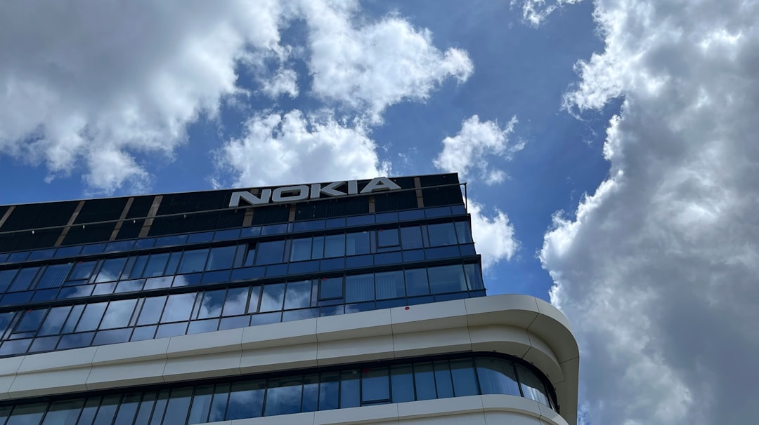 Nokia Q2 пайдасы күтілгеннен асып түсті, AI және бұлттық сату екі есе өсті