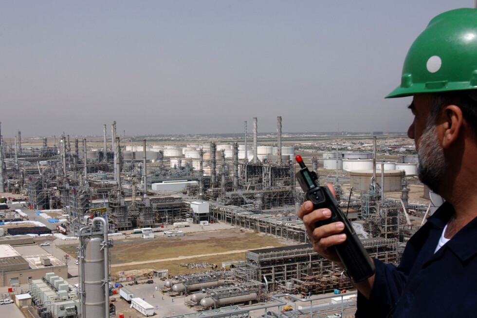 Страны ОПЕК+ договорились о скромном увеличении добычи нефти