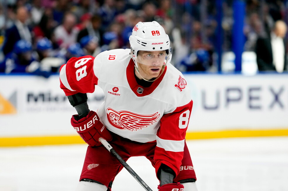 Patrick Kane rejoins Chicago Blackhawks on $16 million, 2-year contract