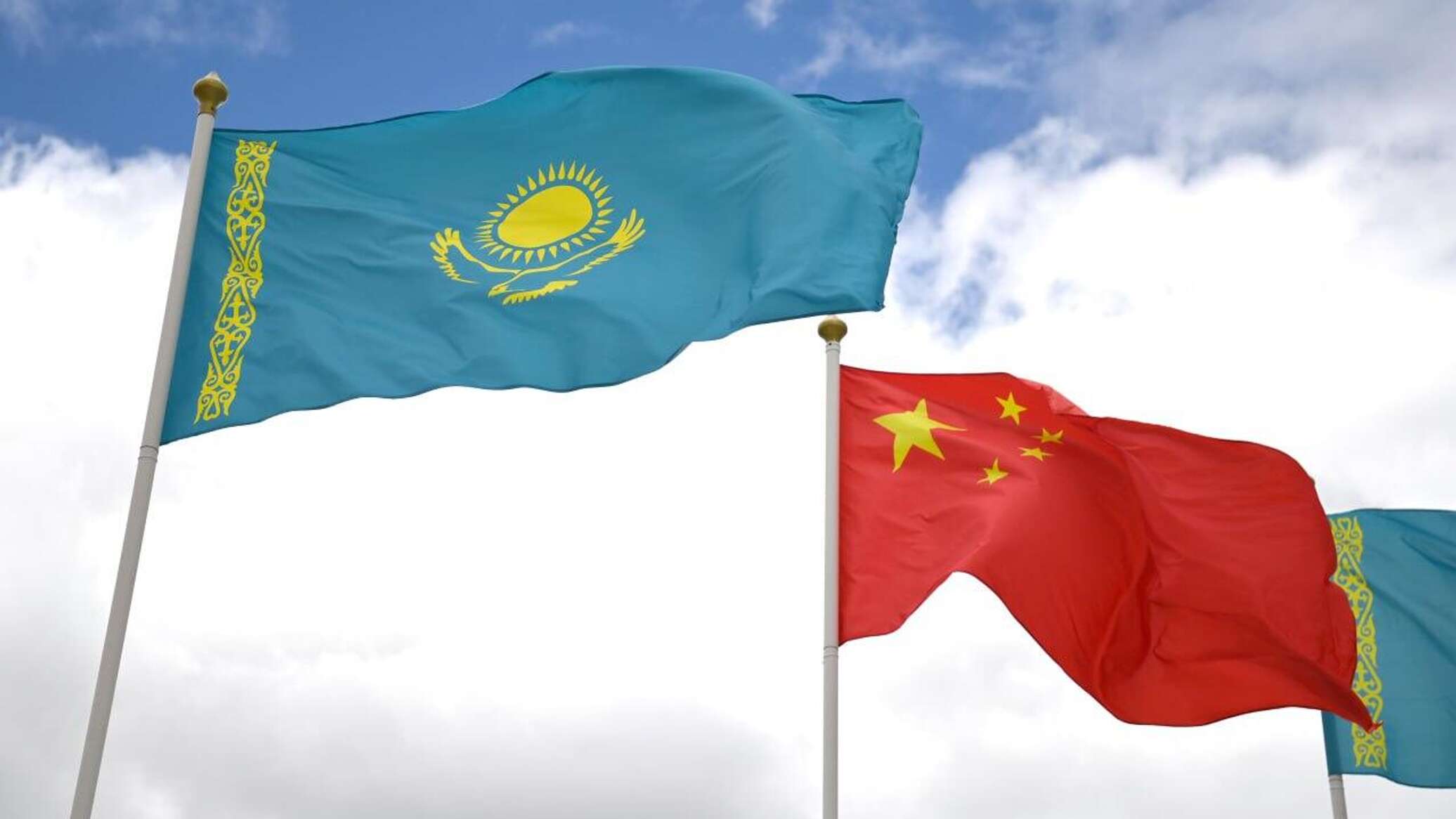 Қытай Қазақстан экономикасына 30 млрд доллар инвестиция салды – Тоқаев