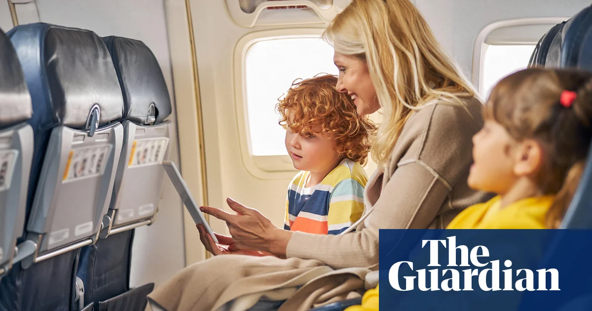 Ryanair отбасылық отыру саясатын тоқтатты, бірақ балалар ақысы әлі де қымбат
