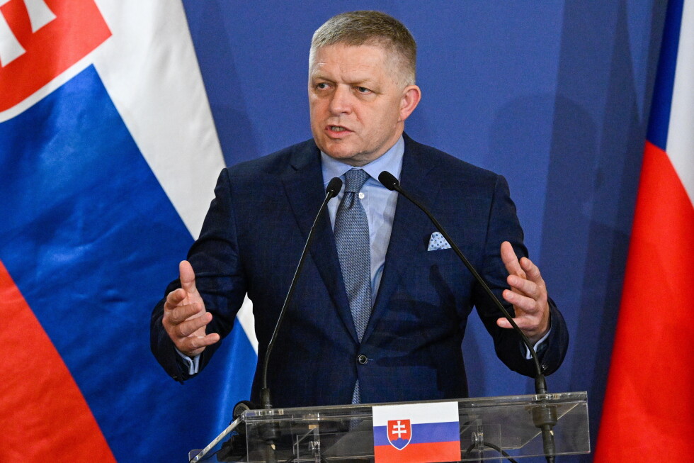 Словакияда Фикоға өмір бойы төлемдер туралы референдум өтуде