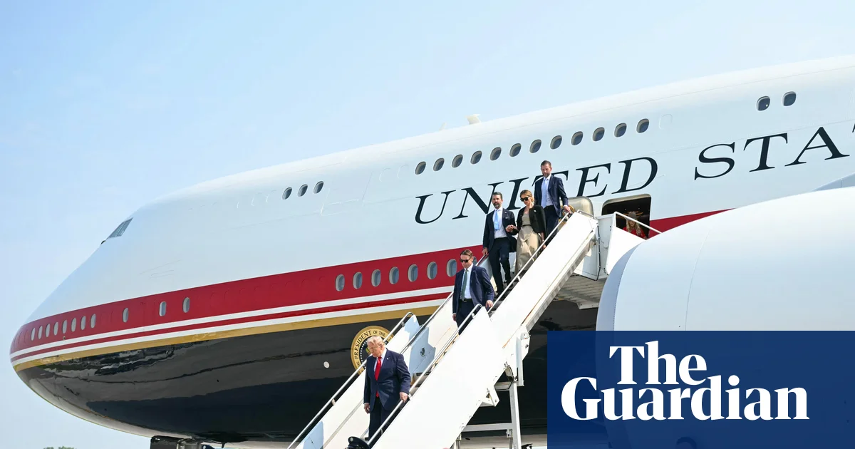 Трамп әкімшілігі New York Times журналистеріне Air Force One туралы жарияланым үшін шақырту жіберді