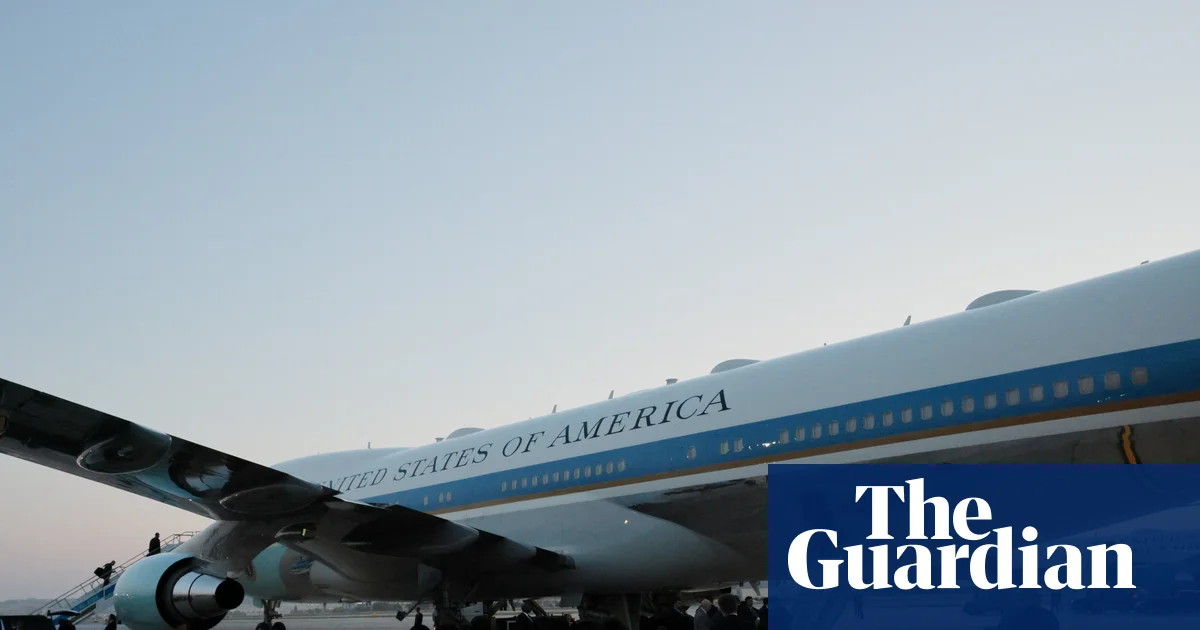 Трамп летит в Англию на старом самолете Air Force One