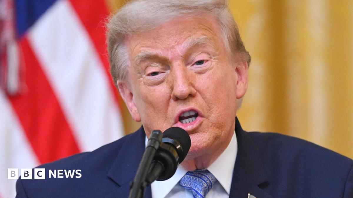 Трамп АҚШ сайлау қауіпсіздігіндегі «шошырлық осалдықтар» туралы мәлімдеді