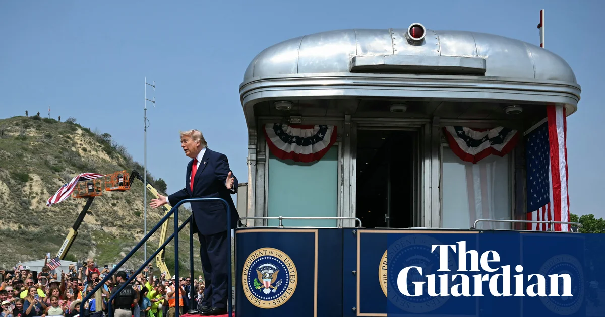 Трамп Теодор Рузвельт кітапханасының ашылуында «ұлы еркек» Рузвельтпен байланысын атап өтті