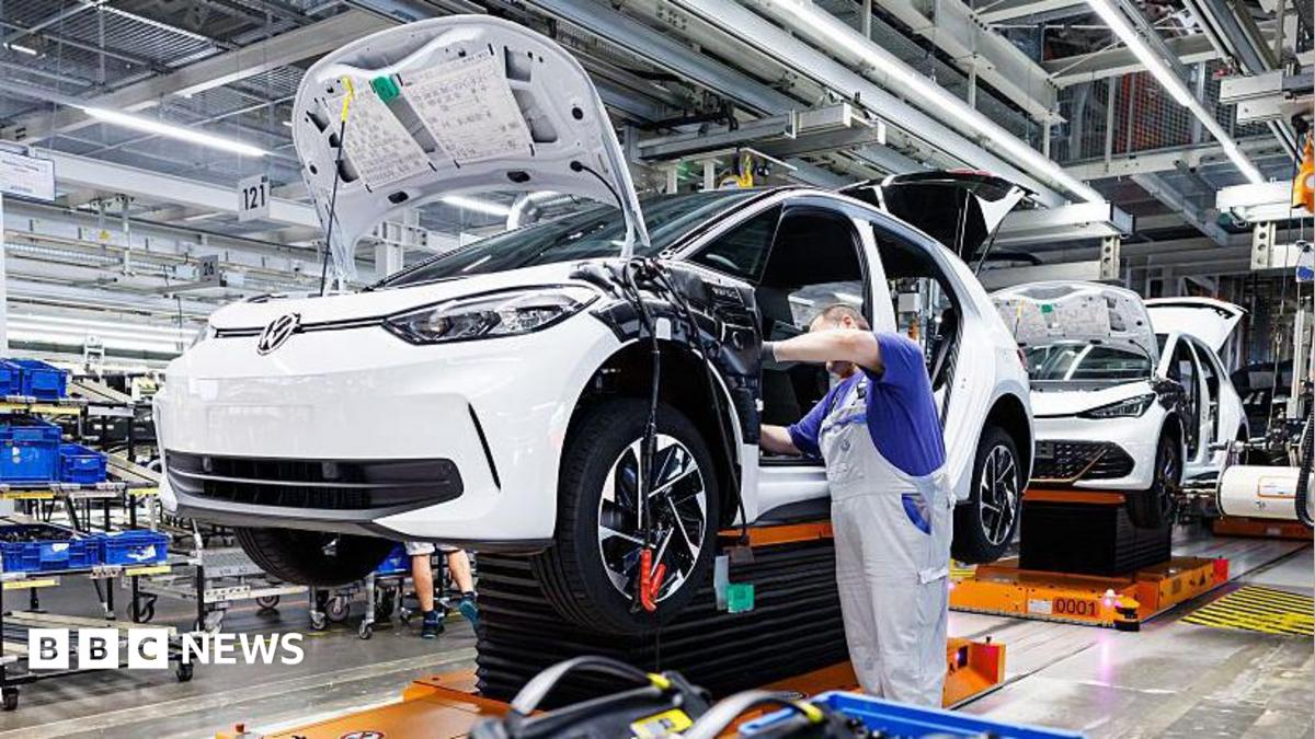 Volkswagen планирует сократить до 100 000 рабочих мест по всему миру