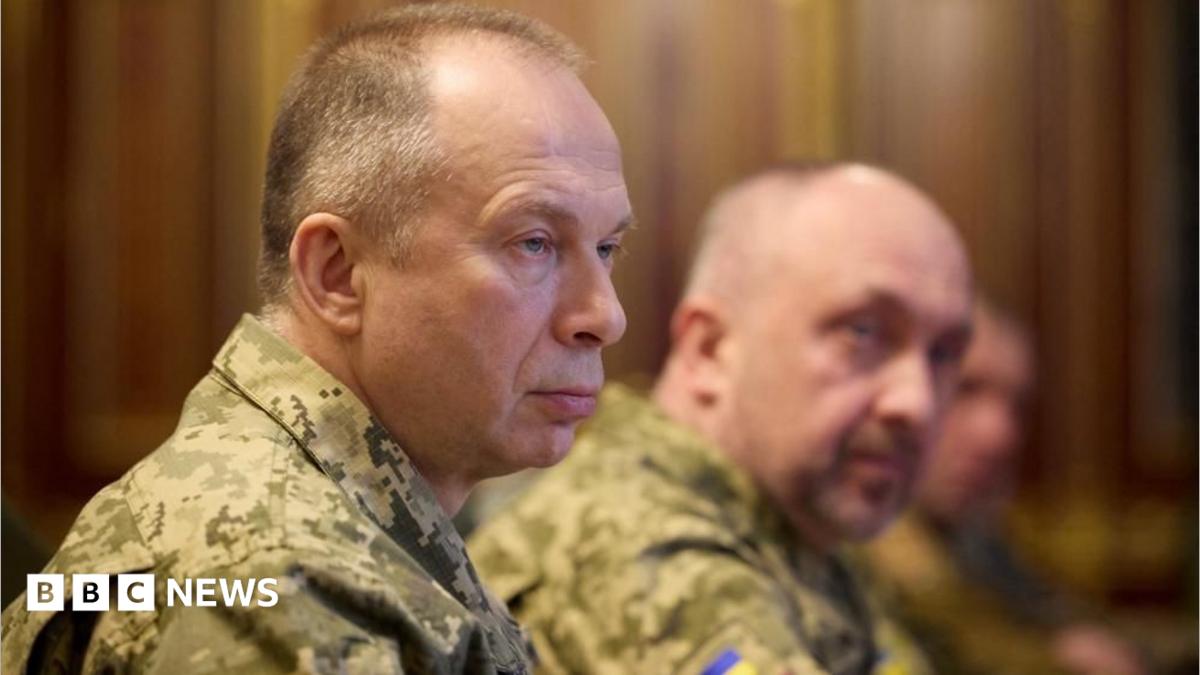 В Украине обостряется спор о будущем главнокомандующего