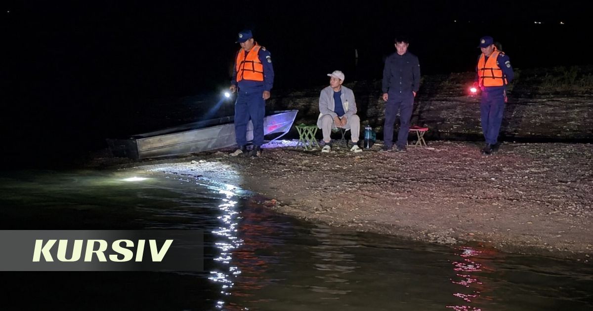 Алакөлдегі аралдан төрт балықшы эвакуацияланды