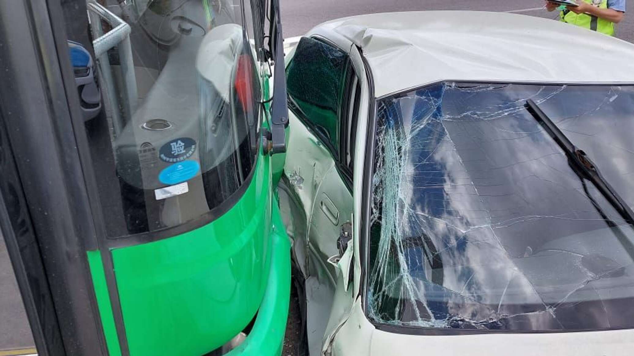 В Алматы автобус попал в ДТП