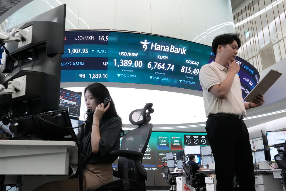 Asian shares mixed as US Treasury move fails to calm markets
