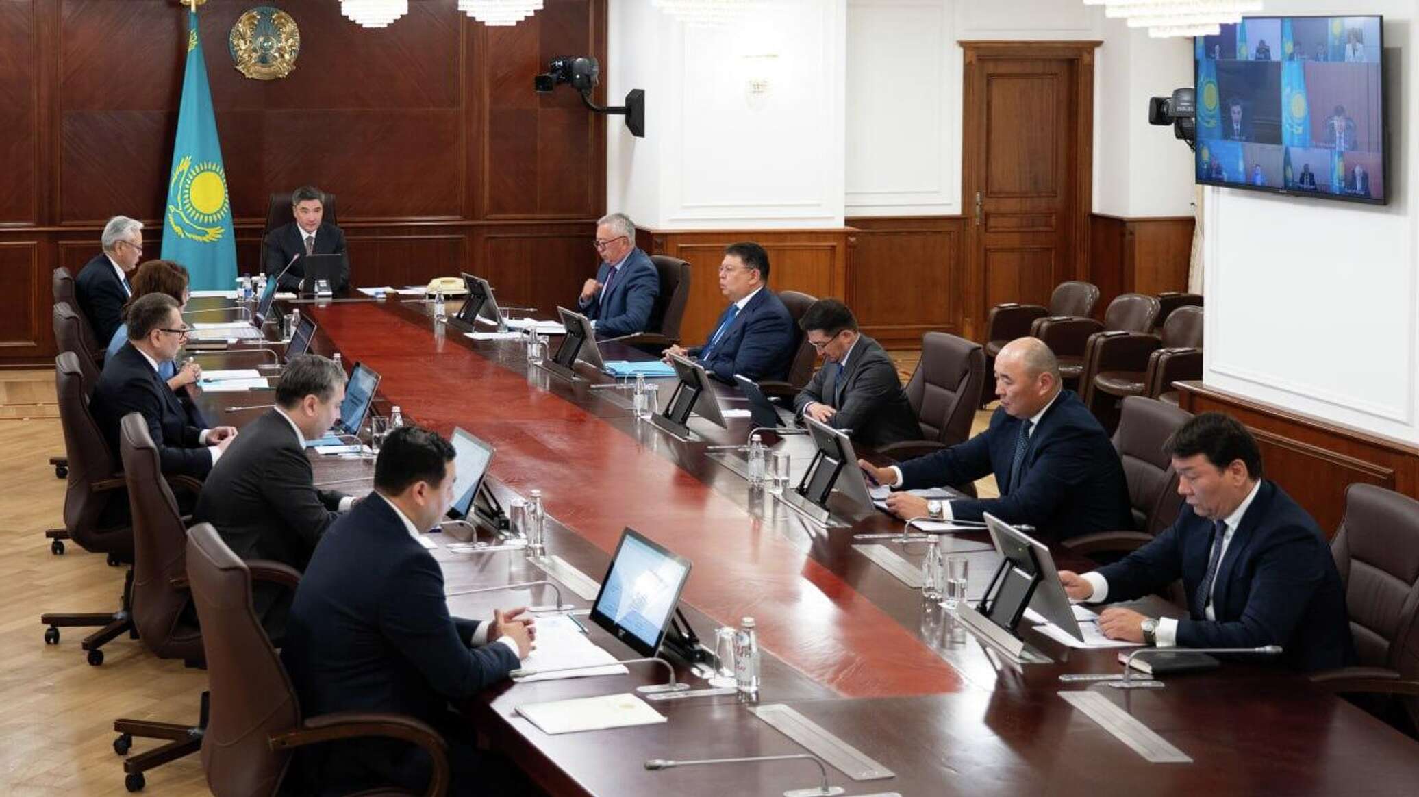 Бектенов отандық тауарларды ақпараттық шабуылдан қорғауды тапсырды