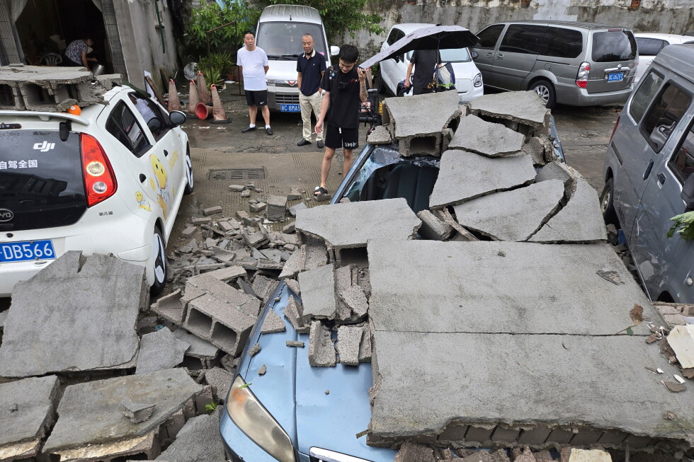 Tropical storm causes flooding in eastern China