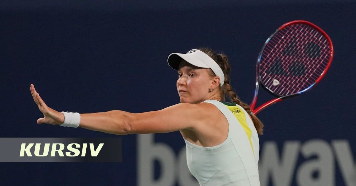Elena Rybakina loses to Iga Swiatek in Toronto final