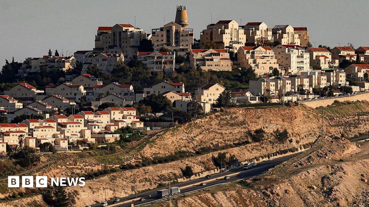Israel opens tenders for 1,200 homes in contested E1 area