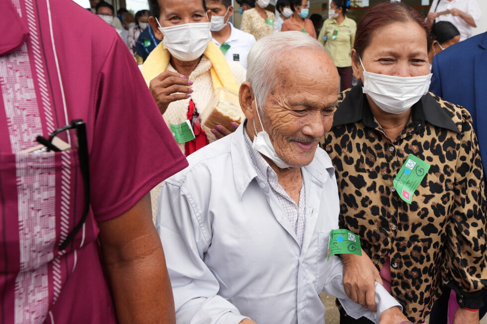 Cambodian artist Bou Meng dies at 85
