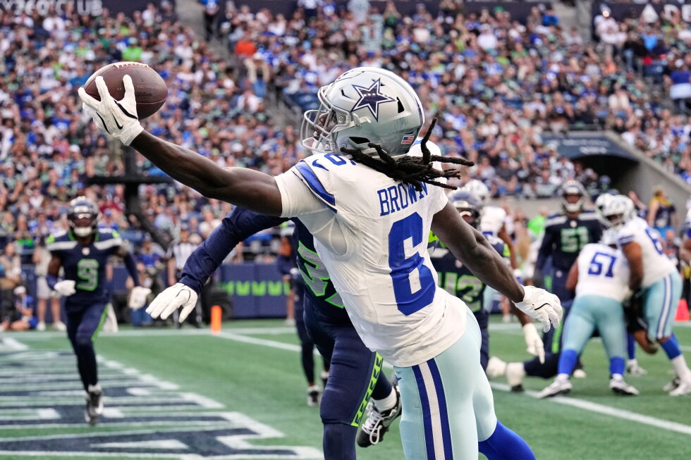 Camden Brown shines with 2 touchdown catches in Cowboys' 17-7 preseason win over Seahawks