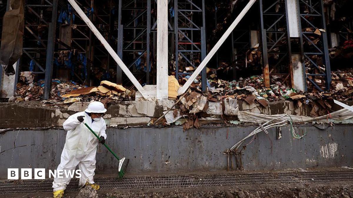 Rotting food stench from LA warehouse fire torments residents