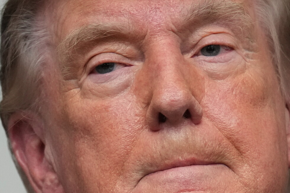 Мар-а-Лаго іздері: Трампқа қарсы тергеу аясында ФБР қызметкерлерінен сұхбат алынады