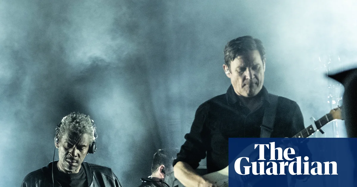 Massive Attack Сингапурдағы тыйымды 'сюрреалистік тәжірибе' деп атады