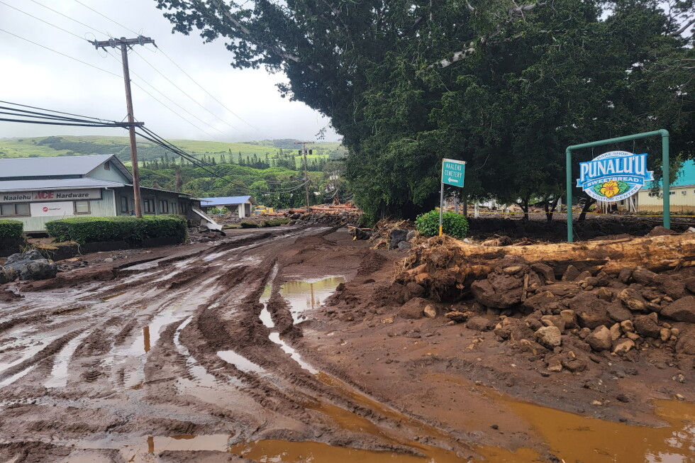 Tropical Storm Moke brings more rain to hurricane-damaged Hawaii