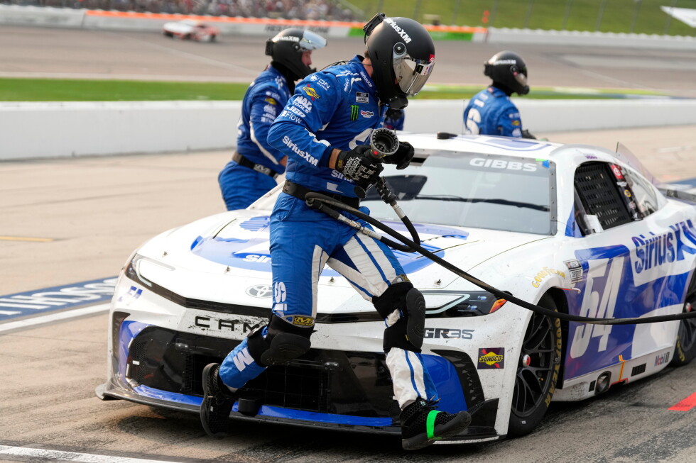 NASCAR Chase іріктеуі: жүргізушілер соңғы орындар үшін күресуде