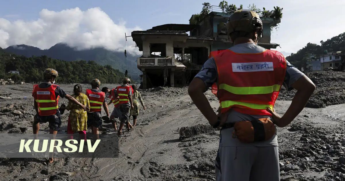 Nepal Warns of New Floods After 750 Killed