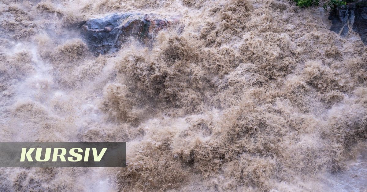 Трагедия в Непале: 389 погибших, сотни туристов под завалами грязи